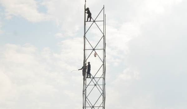 Pembongkaran Tower di Talang Jauh